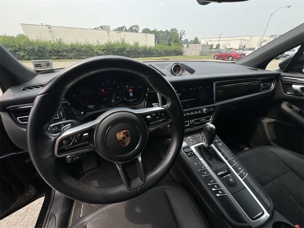 Thumbnail: 2021 Porsche Macan - 18