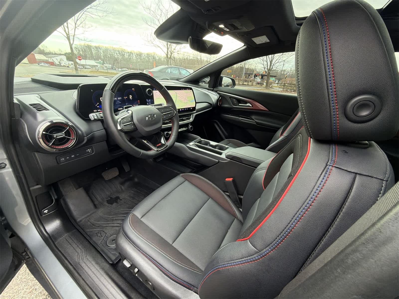 Thumbnail: 2025 Chevrolet Equinox - 10