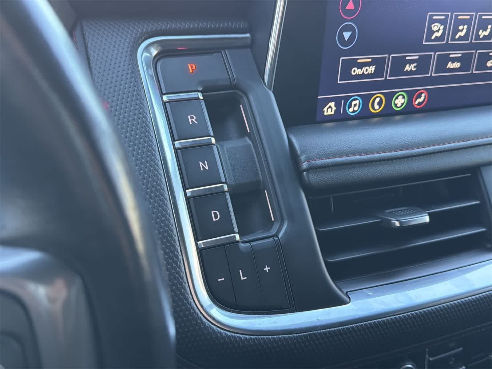 Thumbnail: 2021 Chevrolet Tahoe - 25