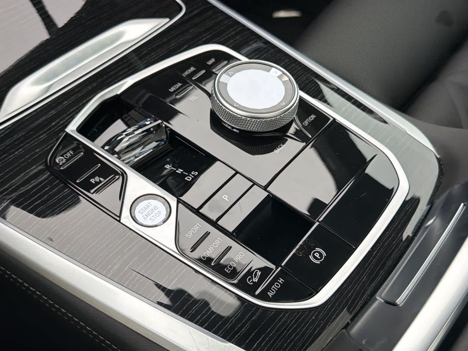 Thumbnail: 2025 BMW X5 - 25