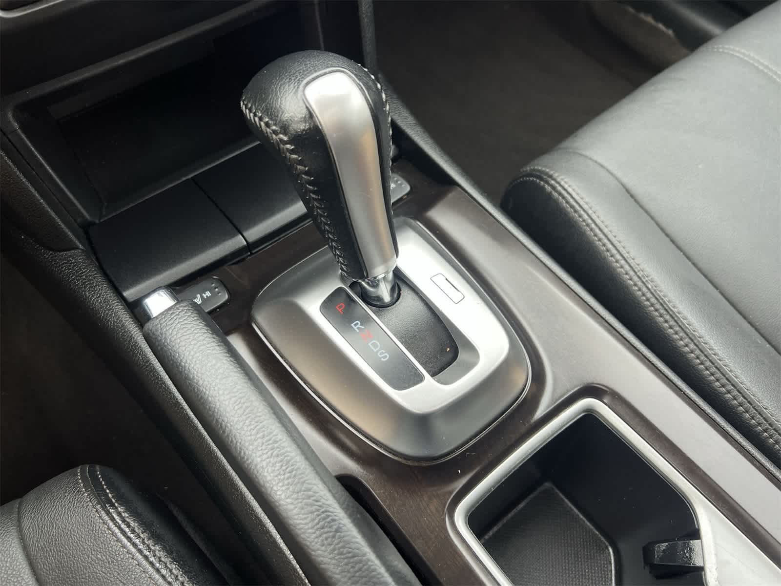 Thumbnail: 2013 Honda Crosstour - 25