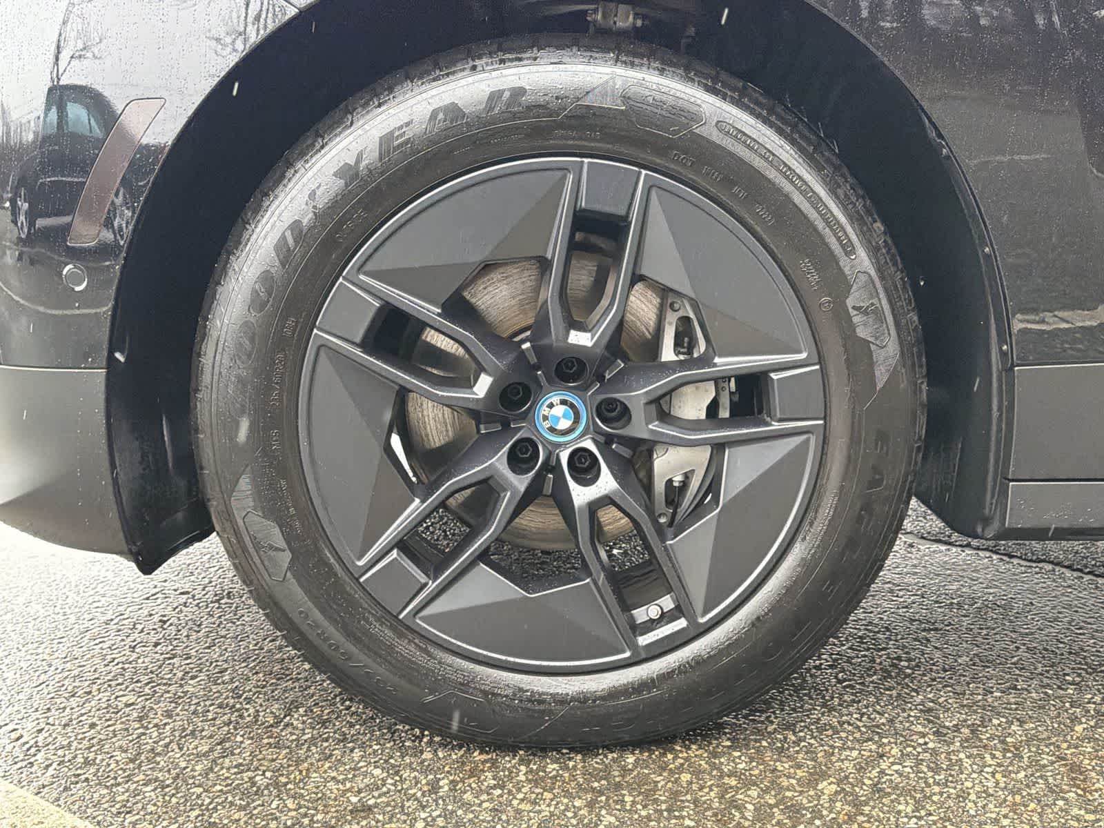 Thumbnail: 2024 BMW iX - 16