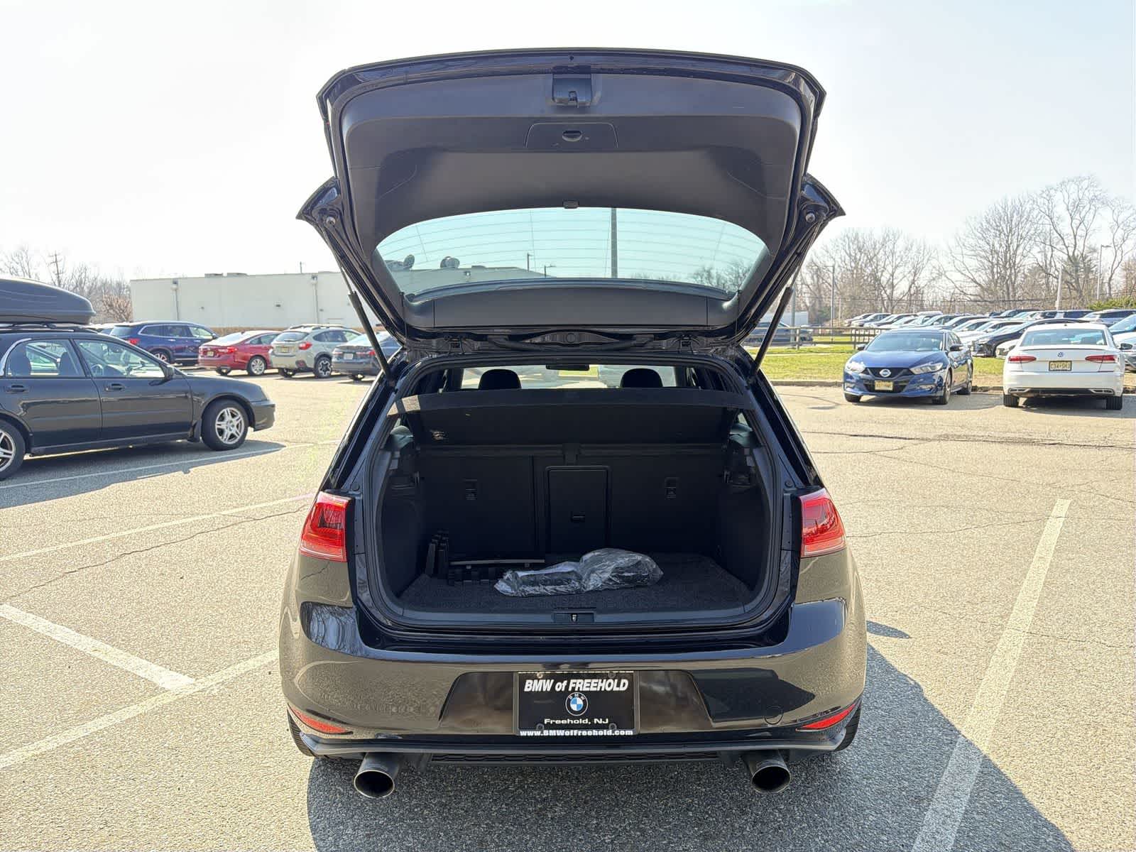 Thumbnail: 2017 Volkswagen Golf - 27