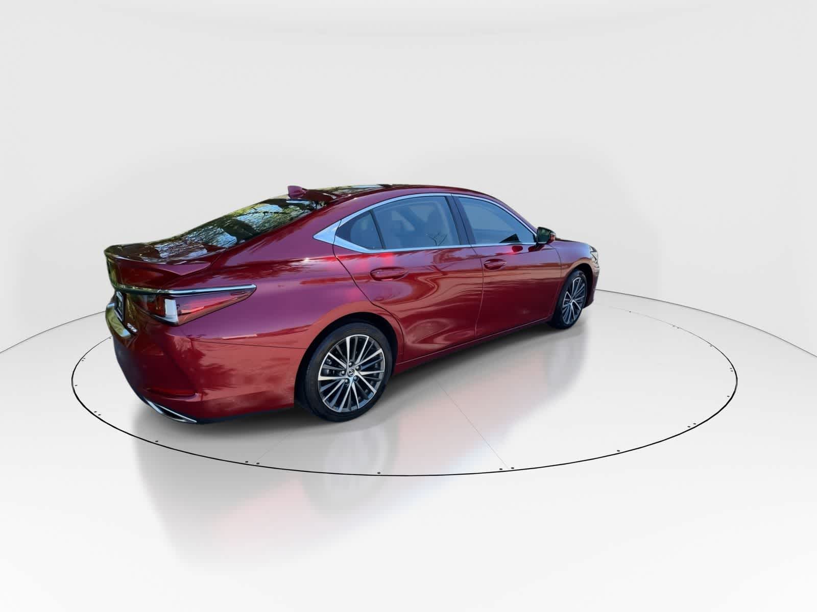 Thumbnail: 2022 Lexus ES - 8
