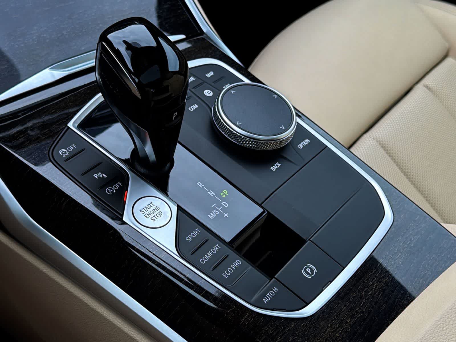 Thumbnail: 2022 BMW 3 Series - 25