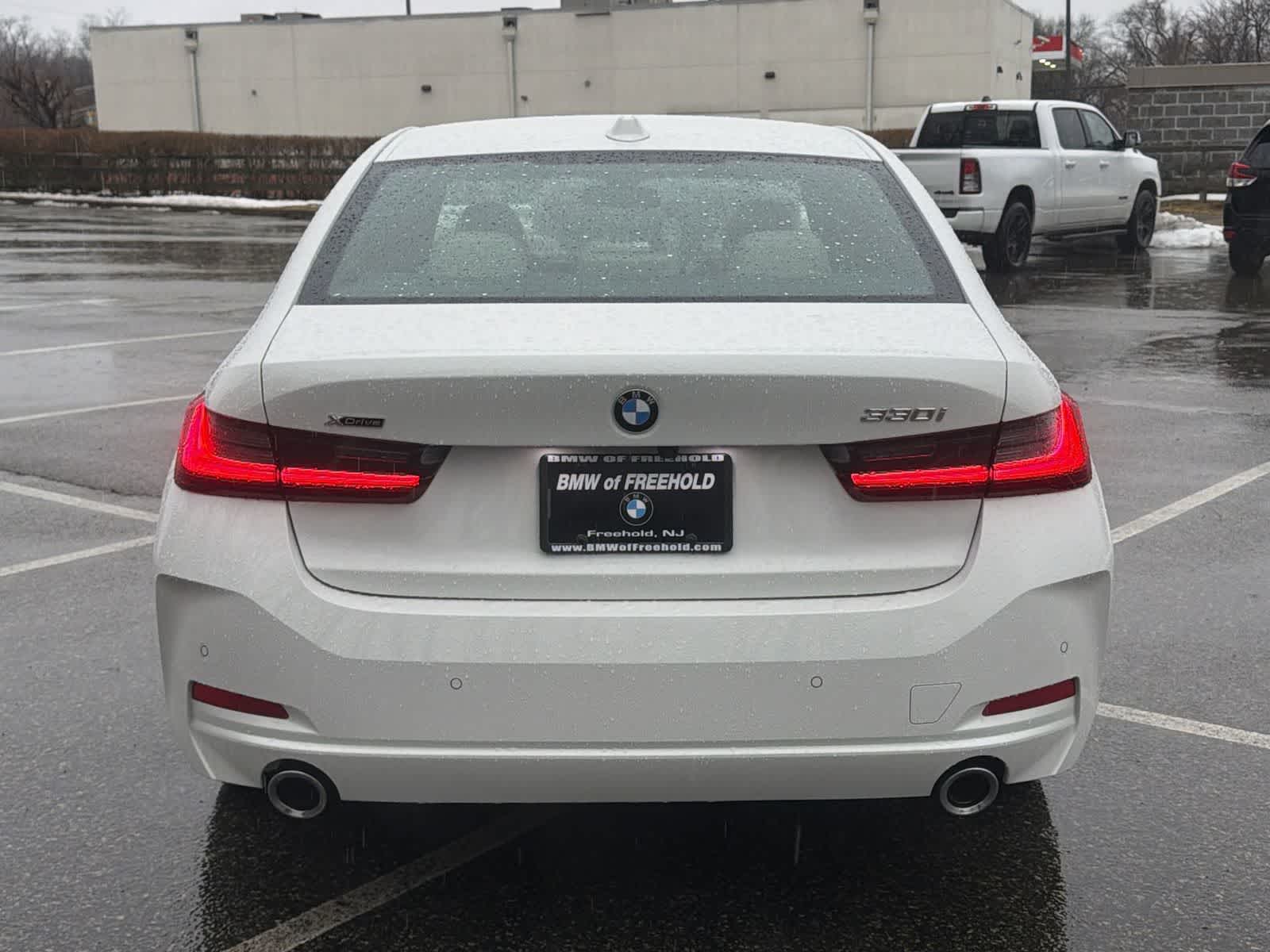 Thumbnail: 2025 BMW 3 Series - 13