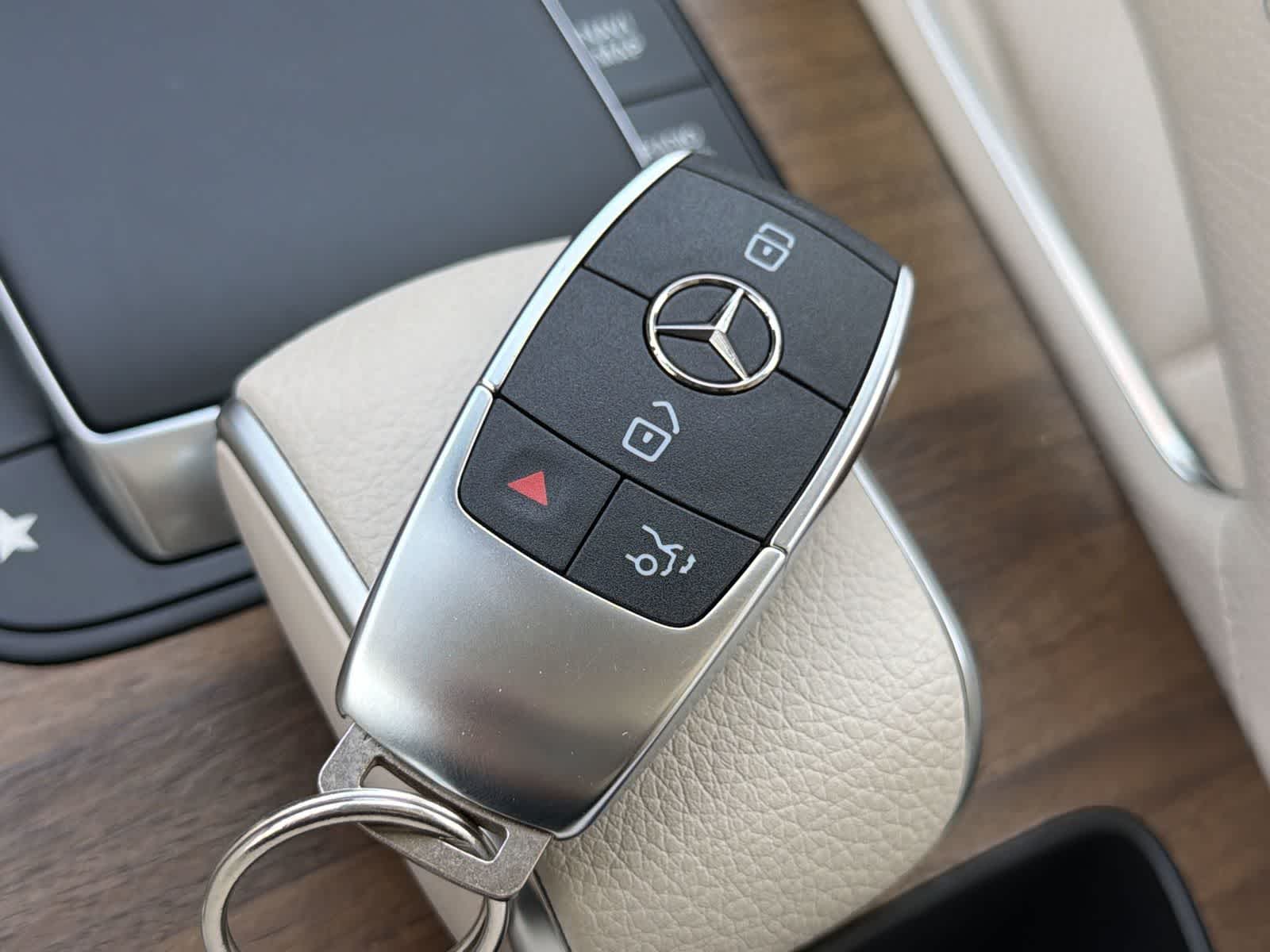 Thumbnail: 2023 Mercedes-Benz GLE - 28