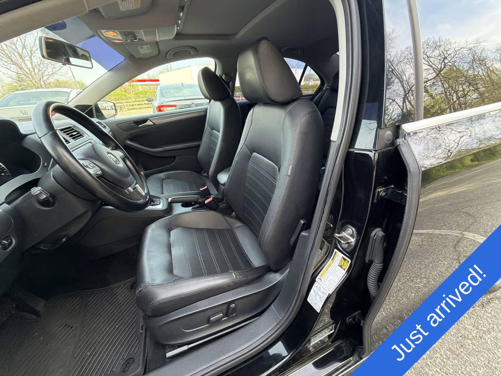 Thumbnail: 2013 Volkswagen Jetta - 19