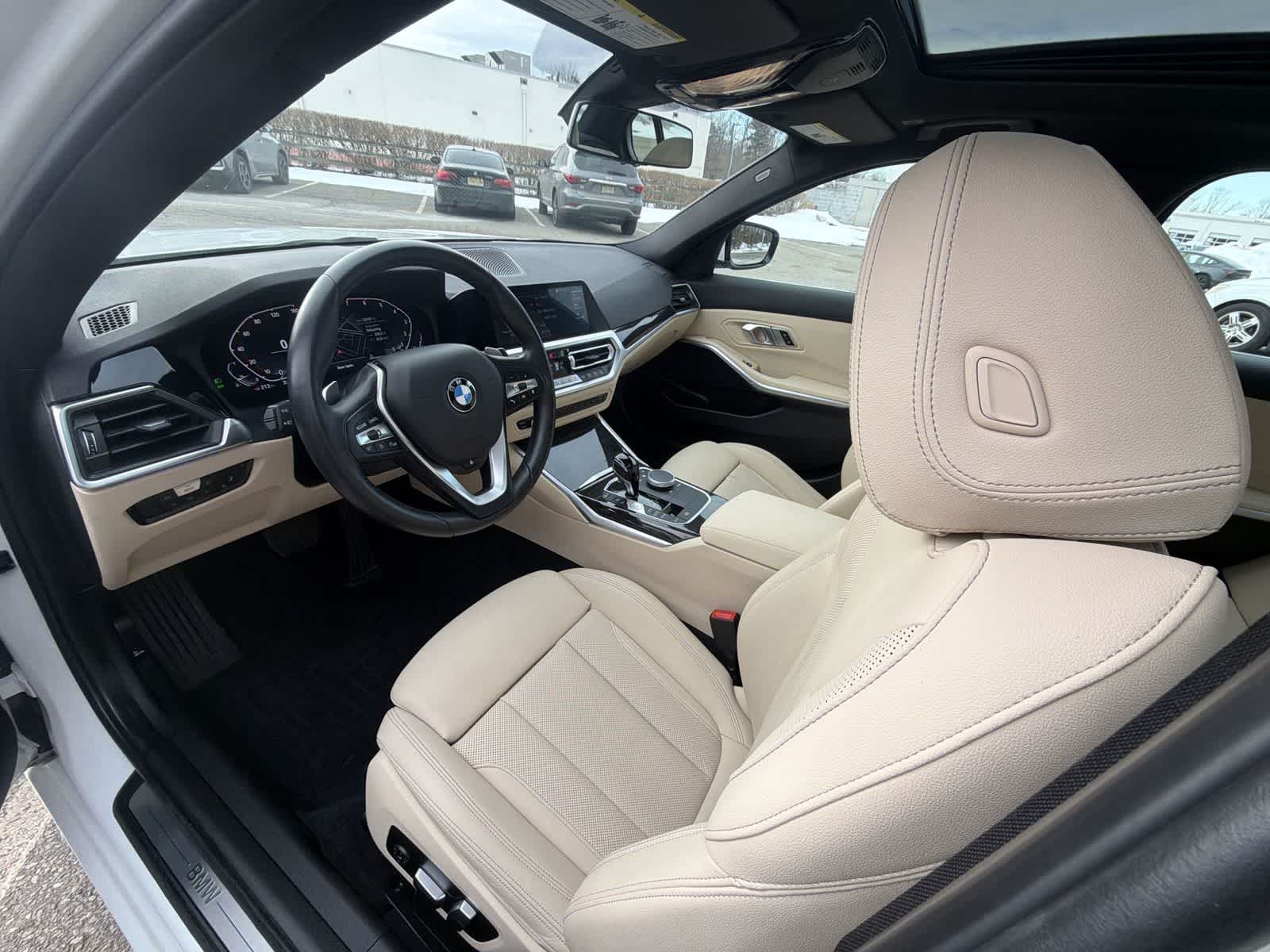 Thumbnail: 2022 BMW 3 Series - 10