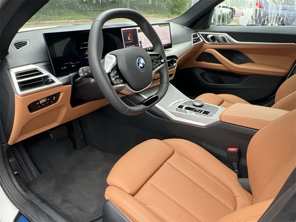 Thumbnail: 2025 BMW i4 - 10