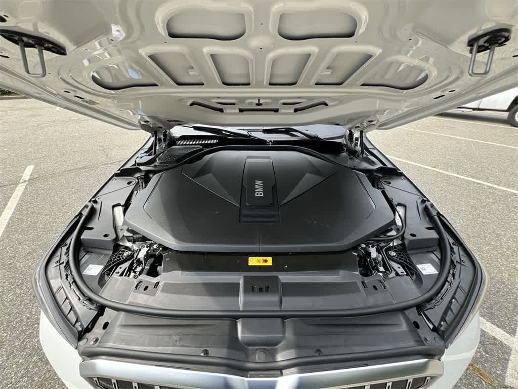 Thumbnail: 2025 BMW i5 - 17
