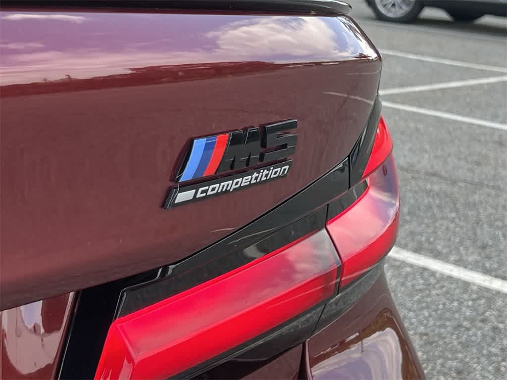 Thumbnail: 2022 BMW M5 - 15