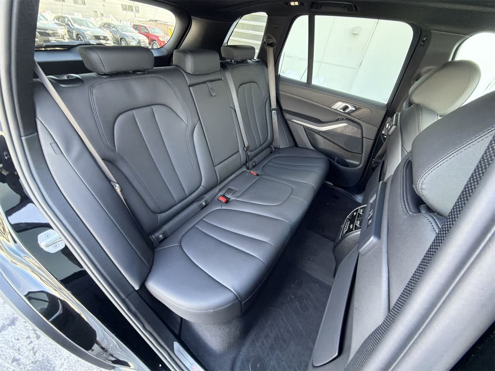 Thumbnail: 2022 BMW X5 - 21