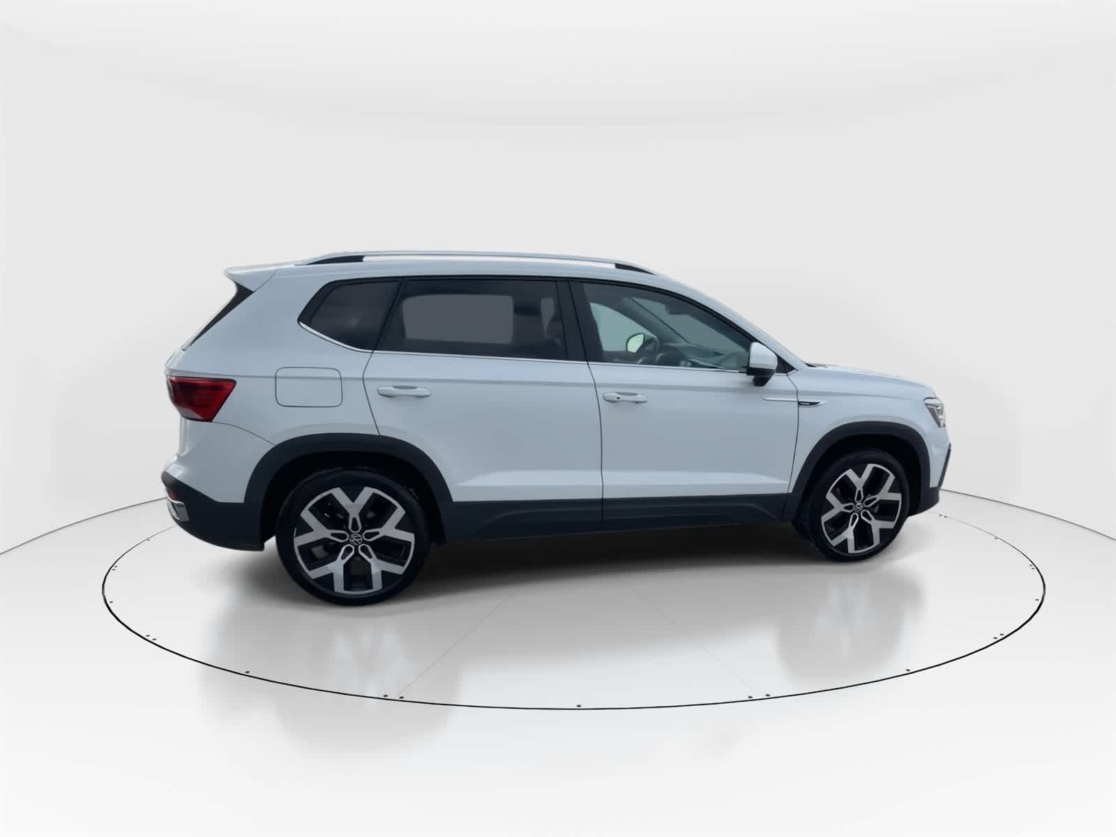 Thumbnail: 2022 Volkswagen Taos - 2