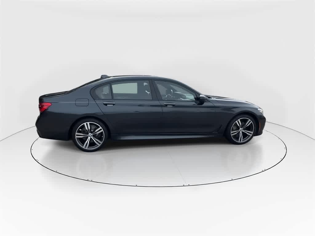 2019 Bmw 750i xDrive photo 2