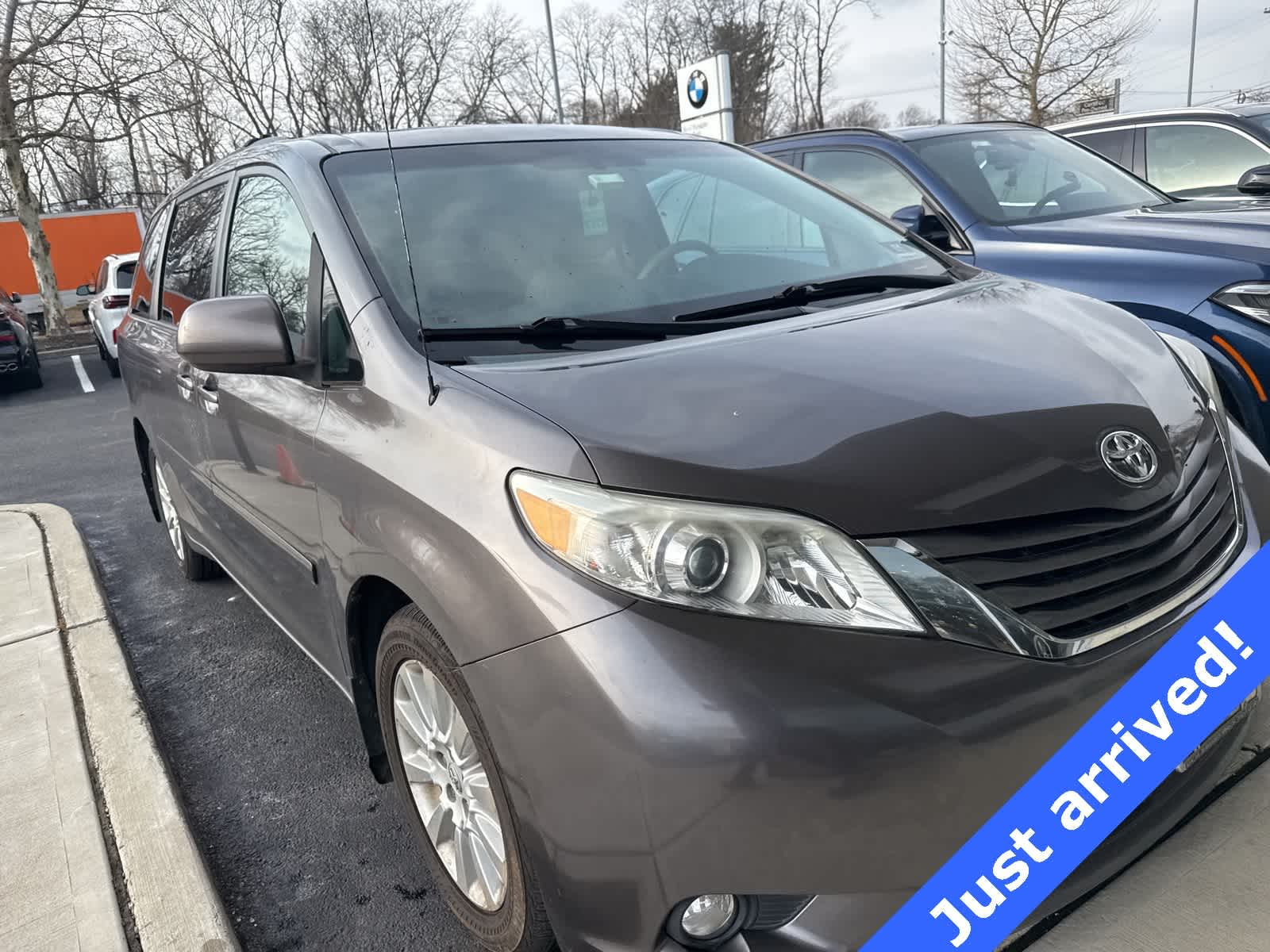 2013 Toyota Sienna Limited's photo