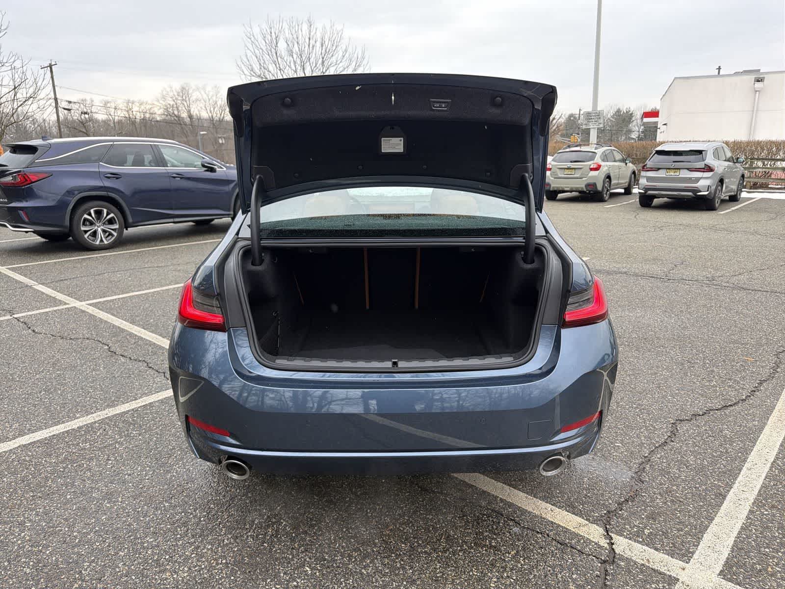 Thumbnail: 2025 BMW 3 Series - 27