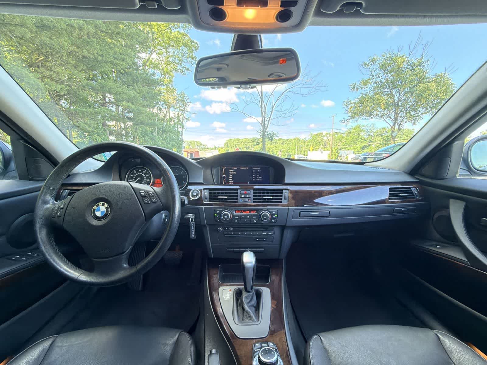 Thumbnail: 2011 BMW 3 Series - 18