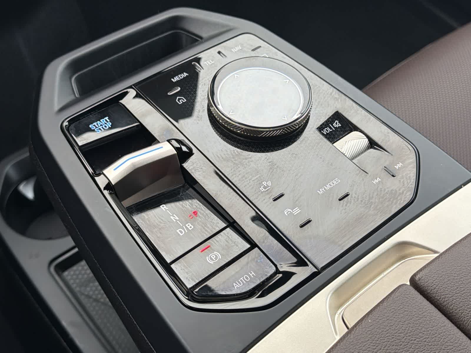 Thumbnail: 2026 BMW iX - 24