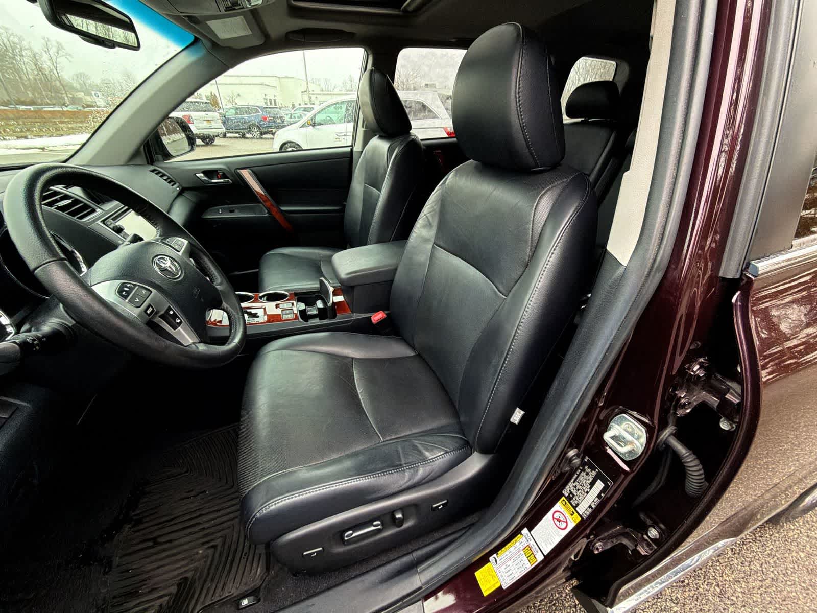 Thumbnail: 2013 Toyota Highlander - 19