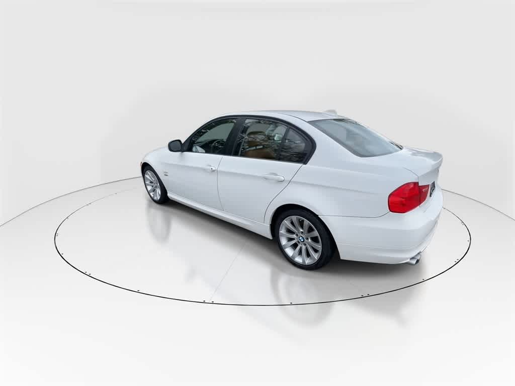 Thumbnail: 2011 BMW 3 Series - 6