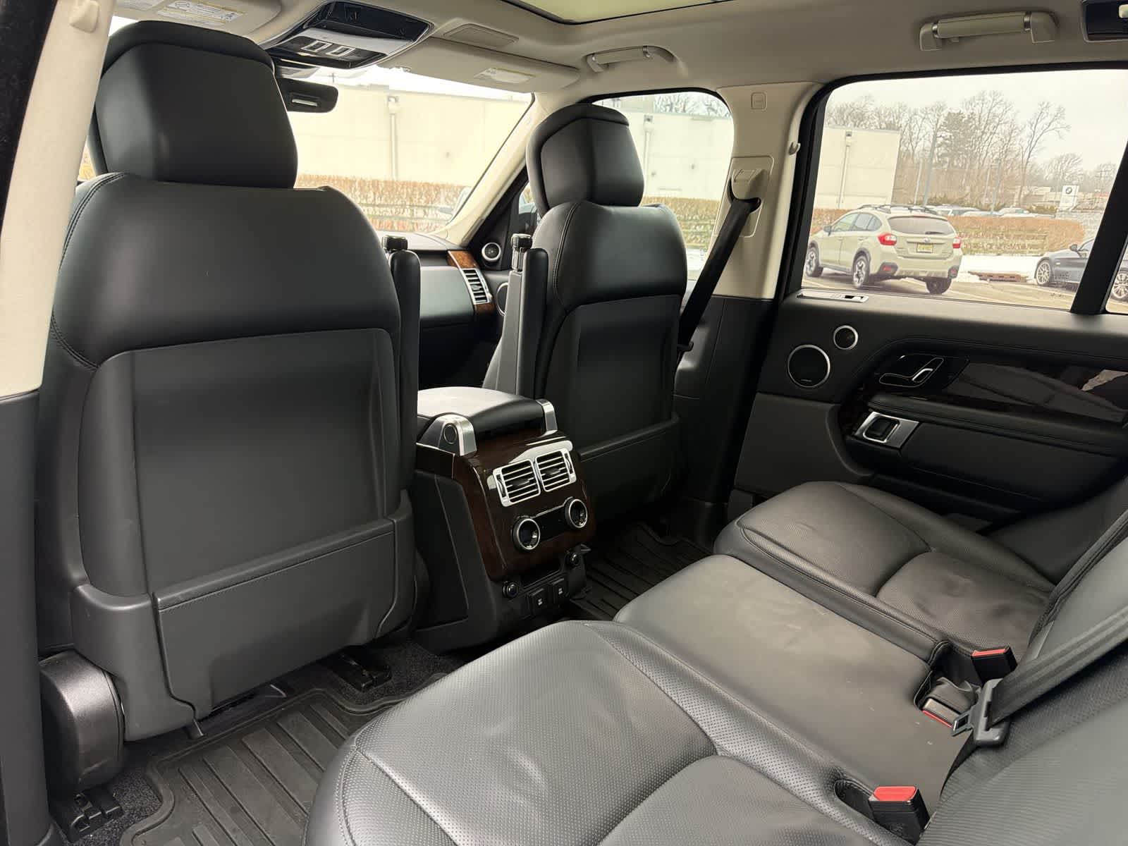 Thumbnail: 2020 Land Rover Range Rover - 20