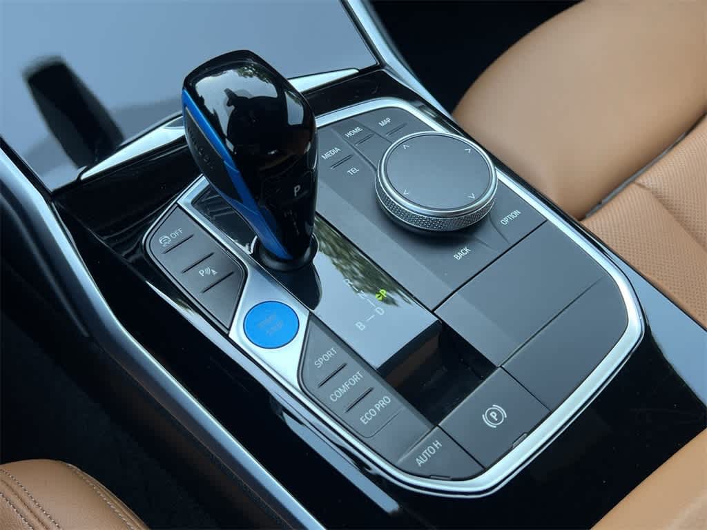 Thumbnail: 2023 BMW i4 - 25