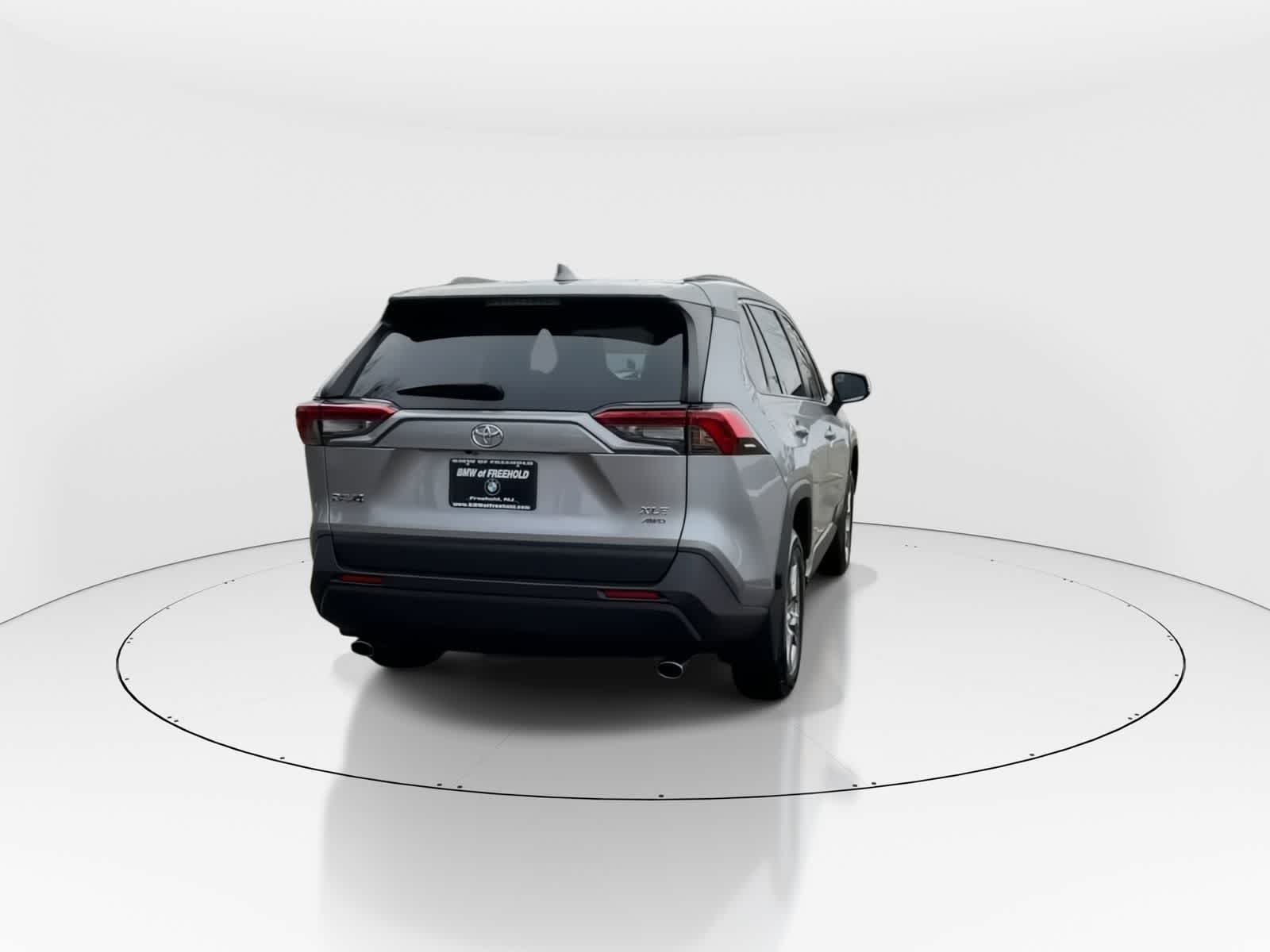 Thumbnail: 2022 Toyota RAV4 - 8