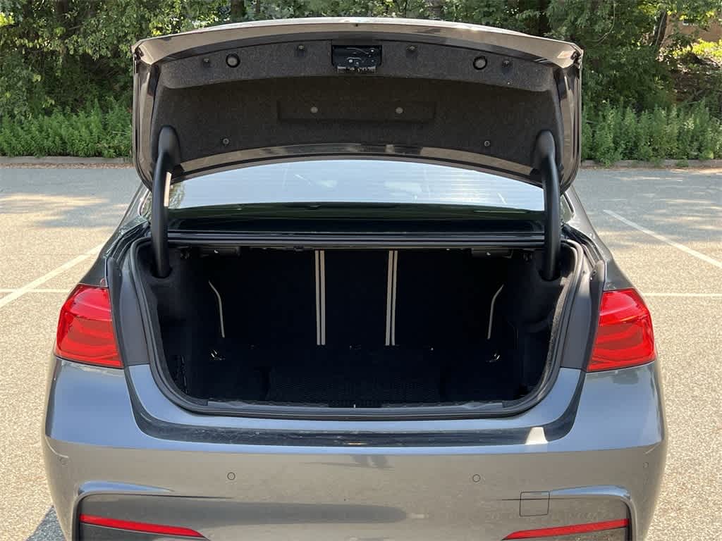 Thumbnail: 2016 BMW 3 Series - 26