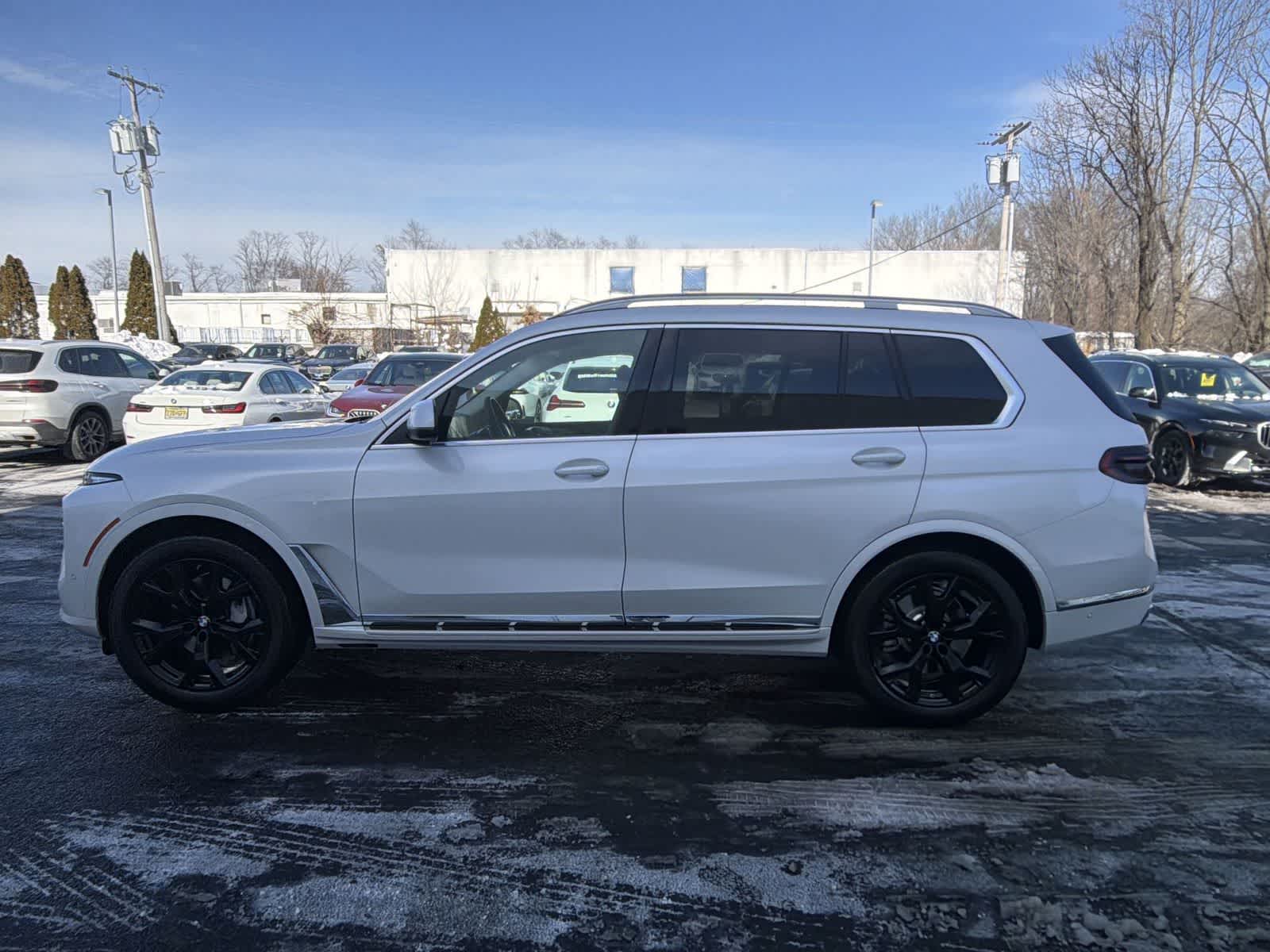 Thumbnail: 2026 BMW X7 - 11