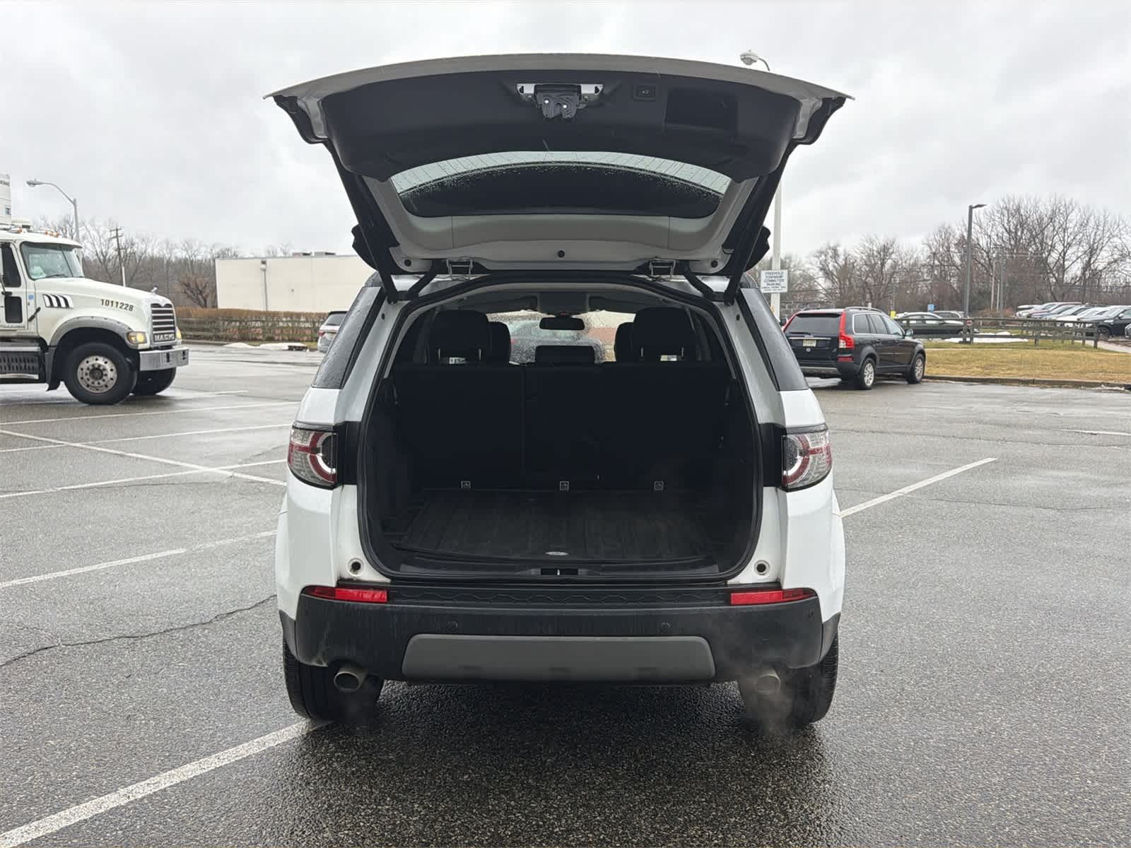 Thumbnail: 2018 Land Rover Discovery Sport - 27