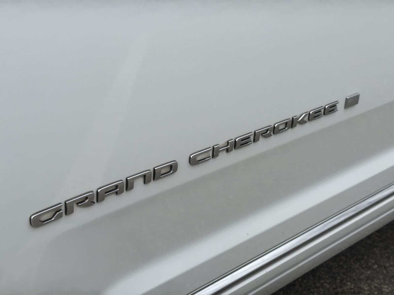 Thumbnail: 2022 Jeep Grand Cherokee - 15