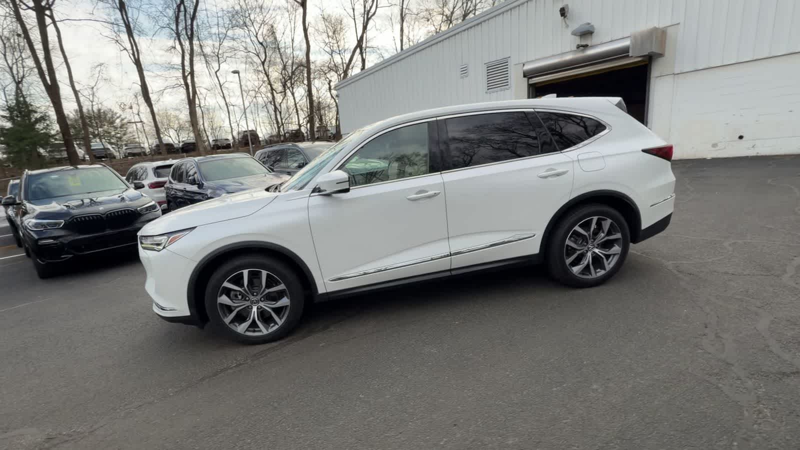 Thumbnail: 2022 Acura MDX - 5