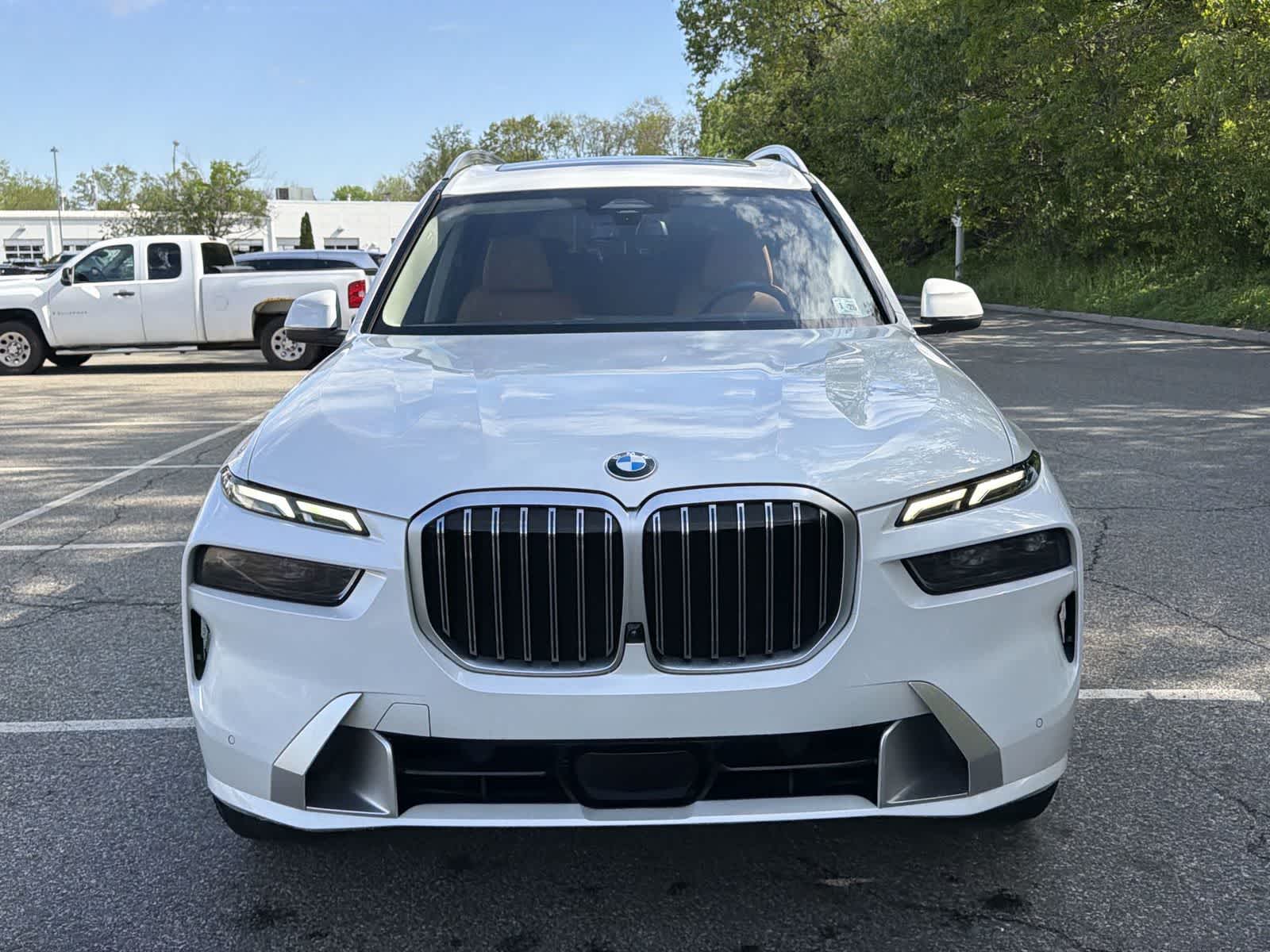 Thumbnail: 2023 BMW X7 - 13