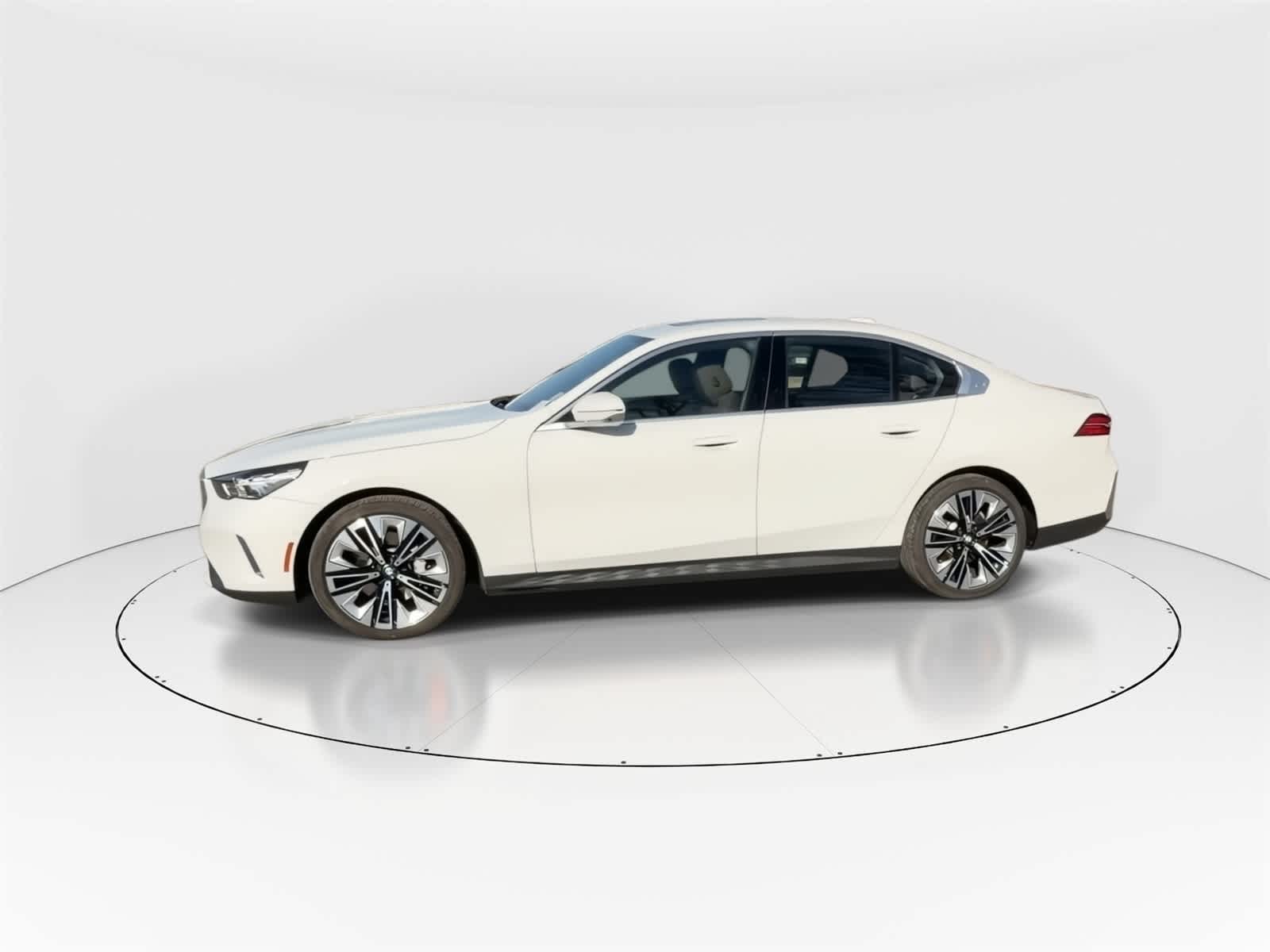 Thumbnail: 2026 BMW 5 Series - 6