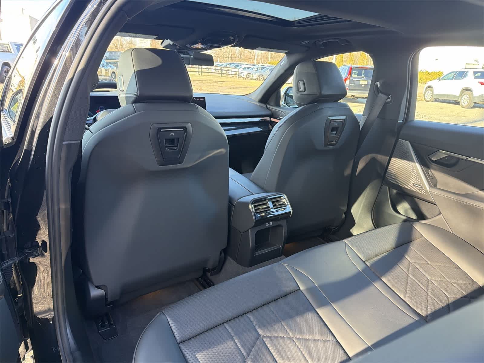 Thumbnail: 2025 BMW i5 - 20