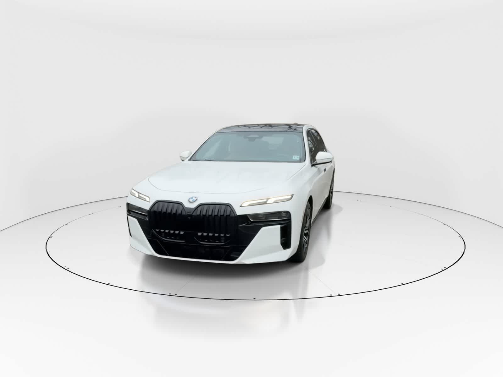 Thumbnail: 2023 BMW 7 Series - 4
