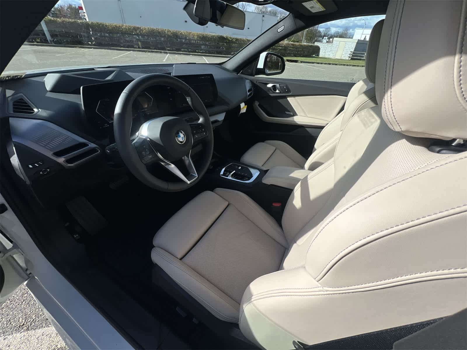 Thumbnail: 2025 BMW 2 Series - 10