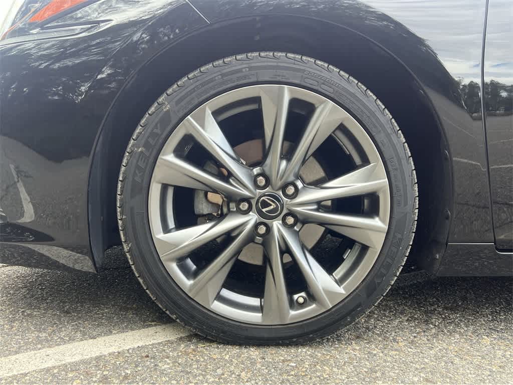 Thumbnail: 2019 Lexus ES - 16