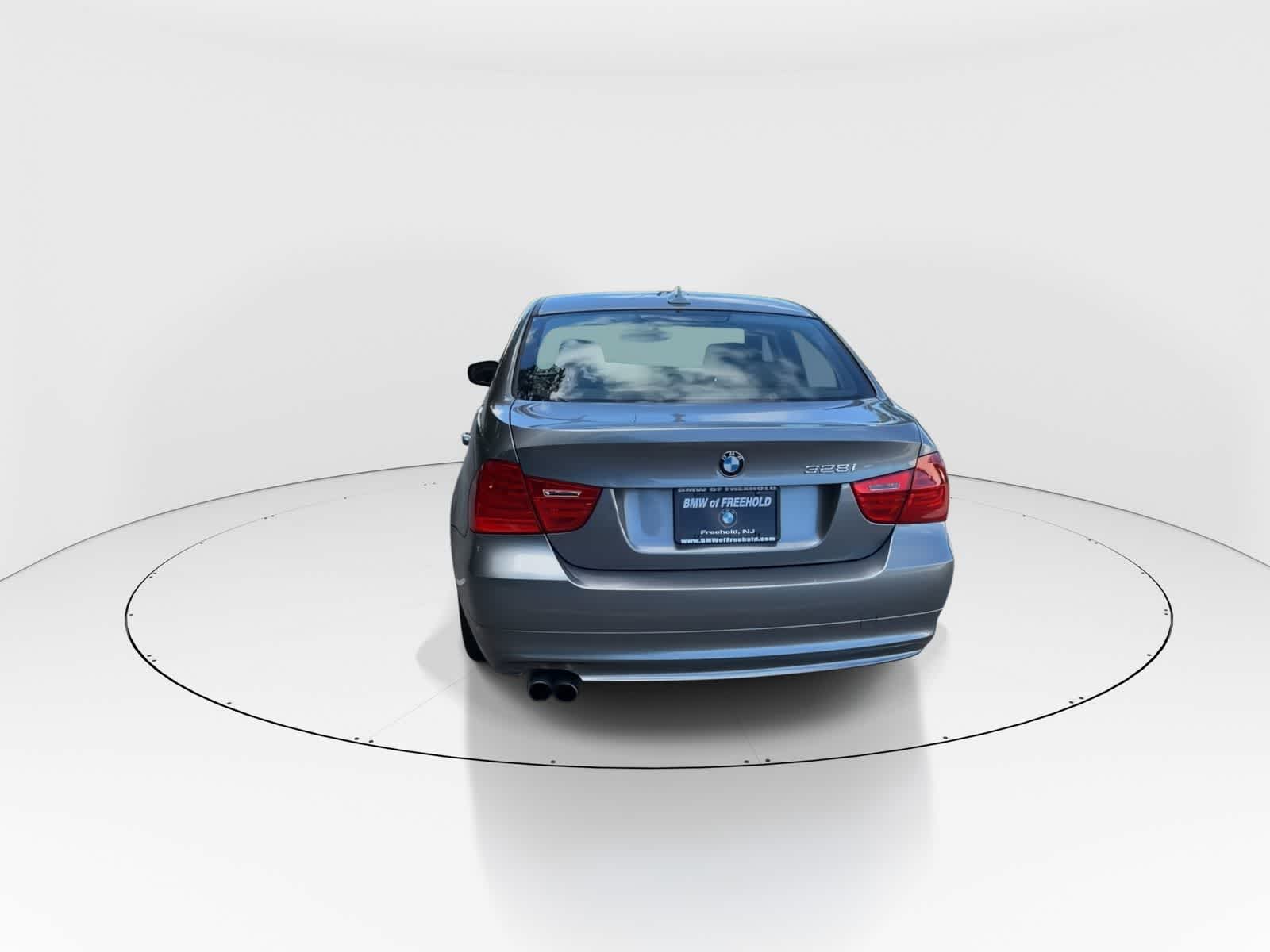 Thumbnail: 2011 BMW 3 Series - 7