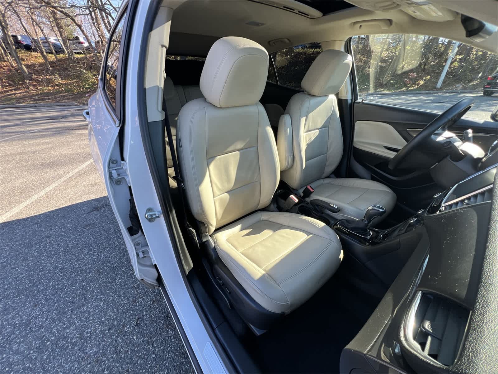 Thumbnail: 2017 Buick Encore - 22