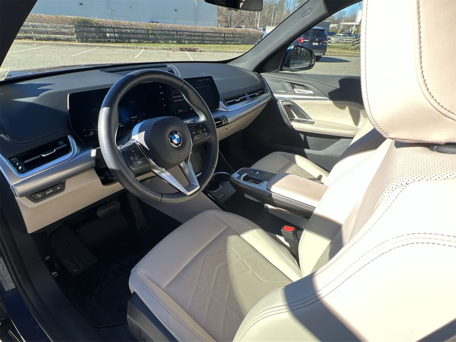 Thumbnail: 2025 BMW X1 - 10