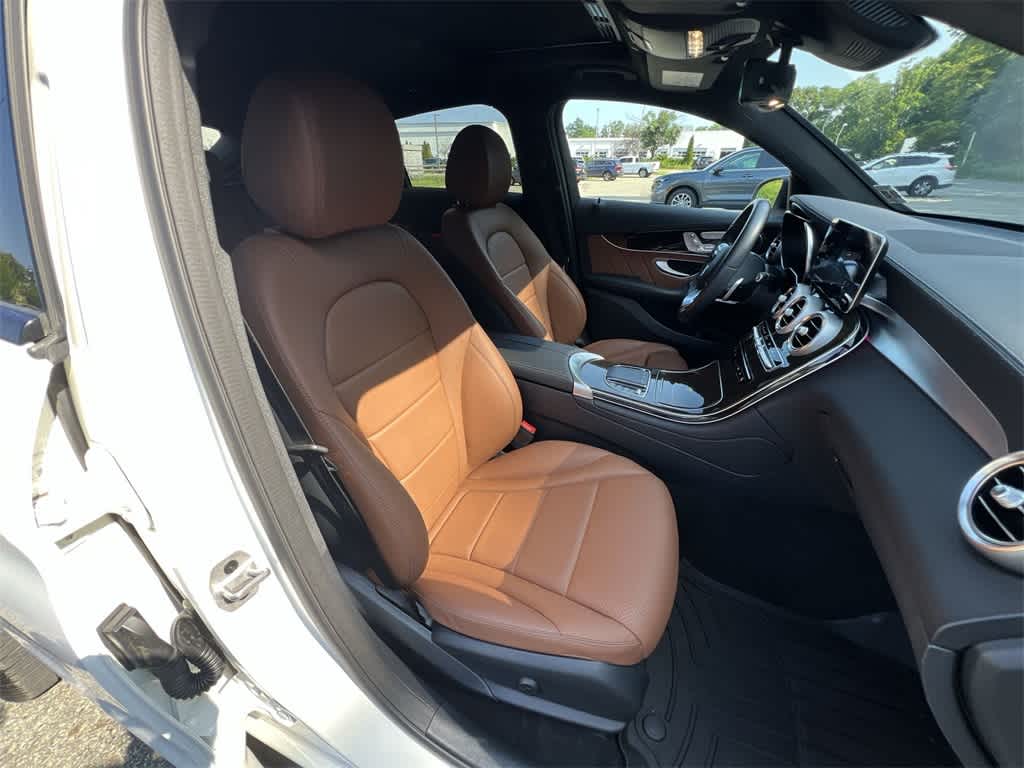 Thumbnail: 2023 Mercedes-Benz GLC - 22