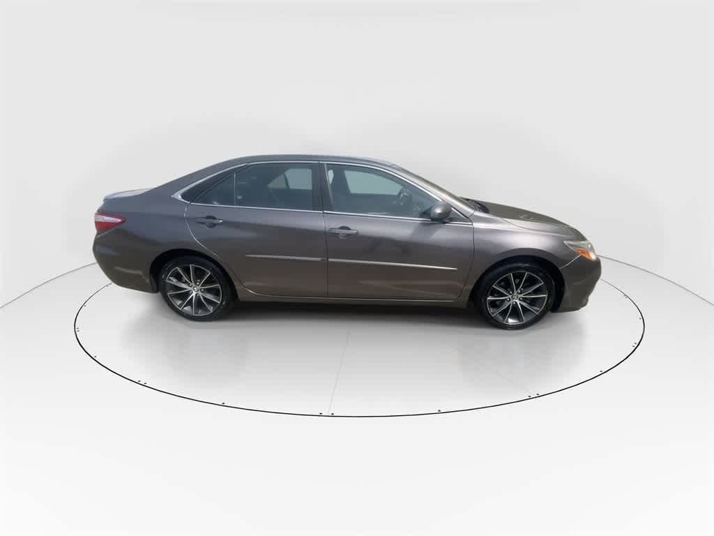 Thumbnail: 2015 Toyota Camry - 9