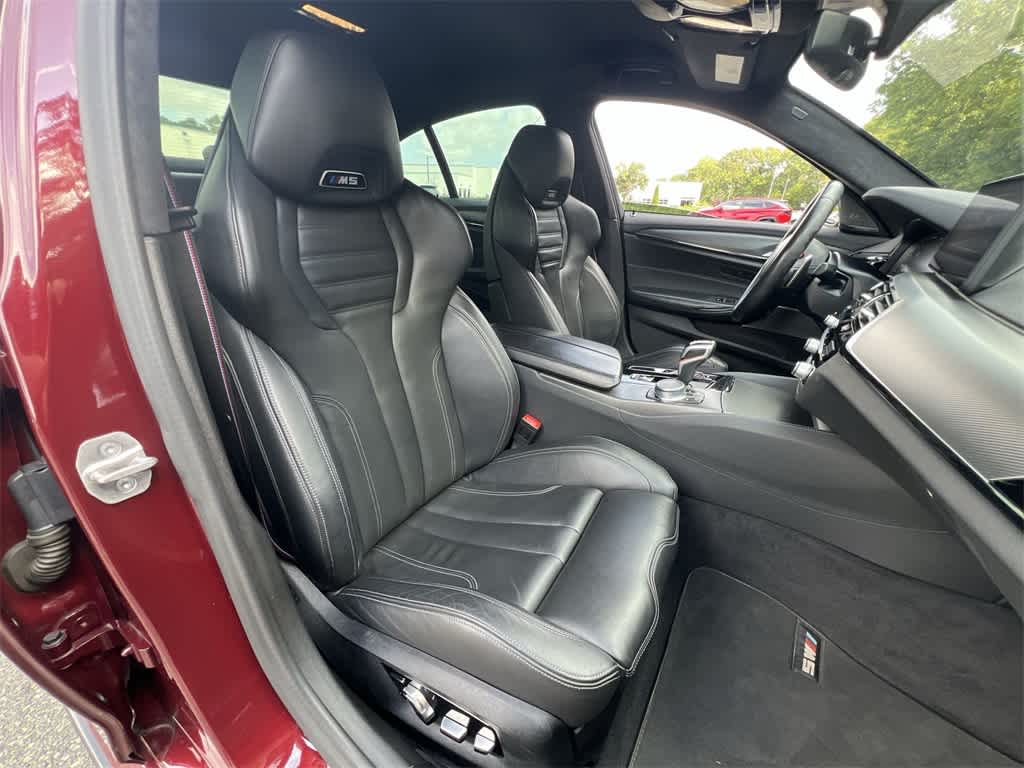 Thumbnail: 2022 BMW M5 - 22