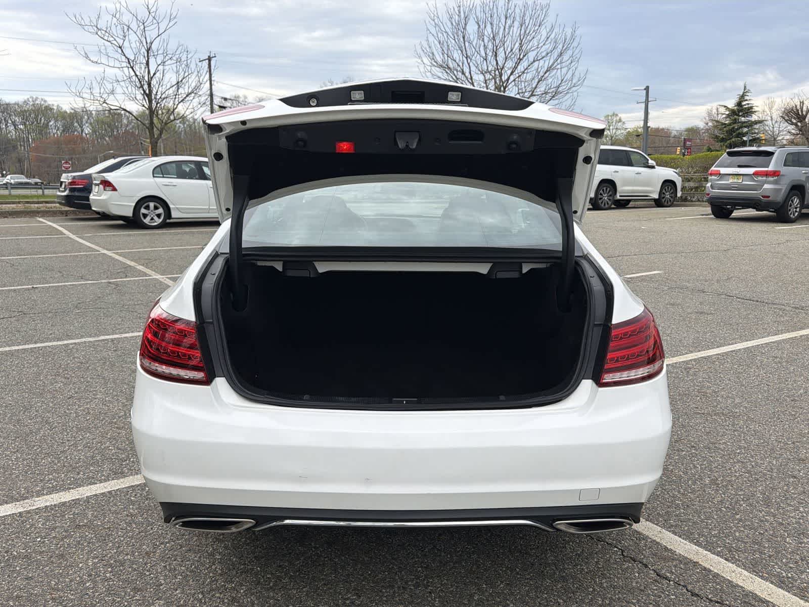 Thumbnail: 2016 Mercedes-Benz E-Class - 27