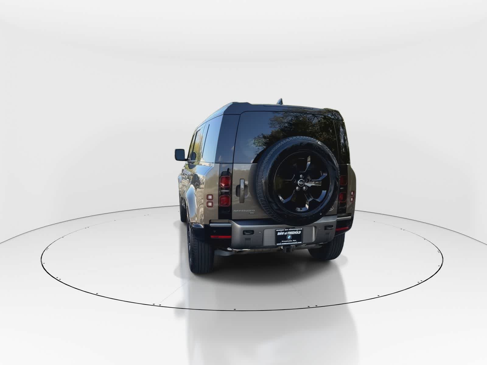 Thumbnail: 2022 Land Rover Defender - 2
