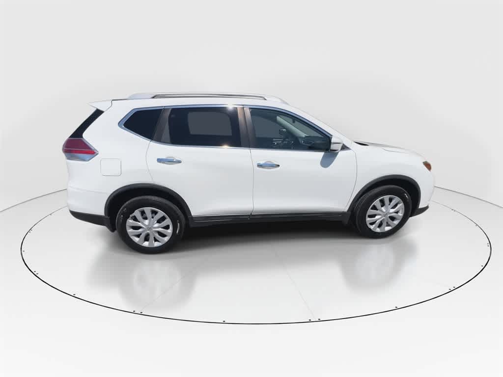 Thumbnail: 2016 Nissan Rogue - 9