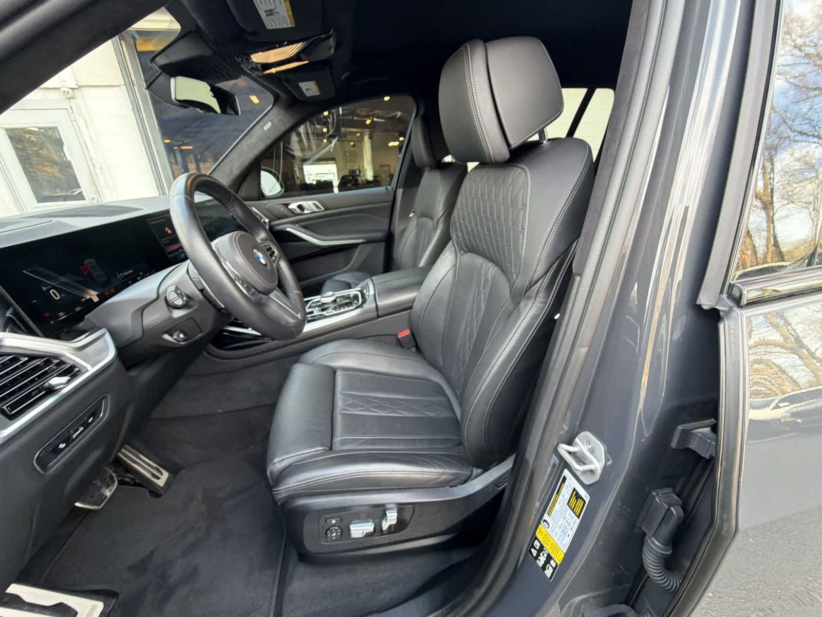 Thumbnail: 2024 BMW X7 - 19