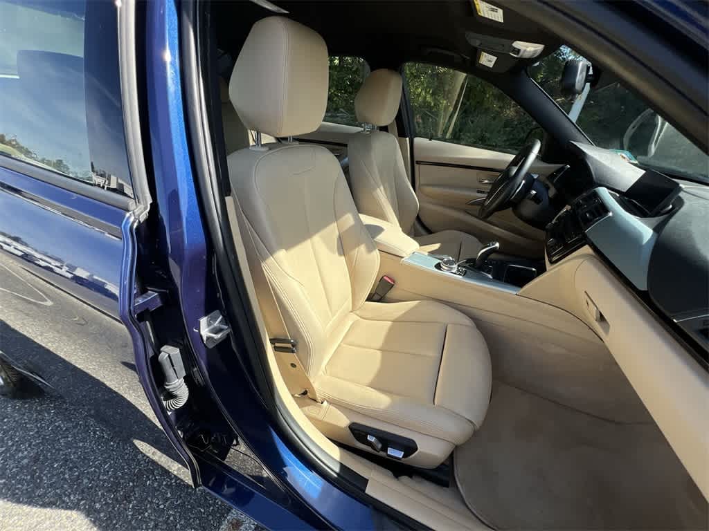 Thumbnail: 2016 BMW 3 Series - 22